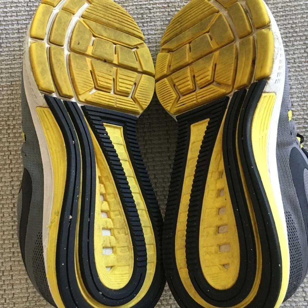 nike zoom Vomero Women Size 7